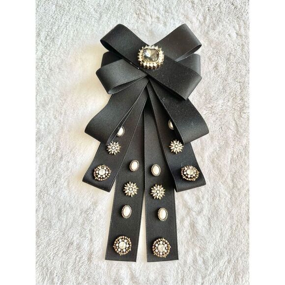 Black accessory bow brooch - can be used in place of a tie or as a decoration on - Picture 1 of 3